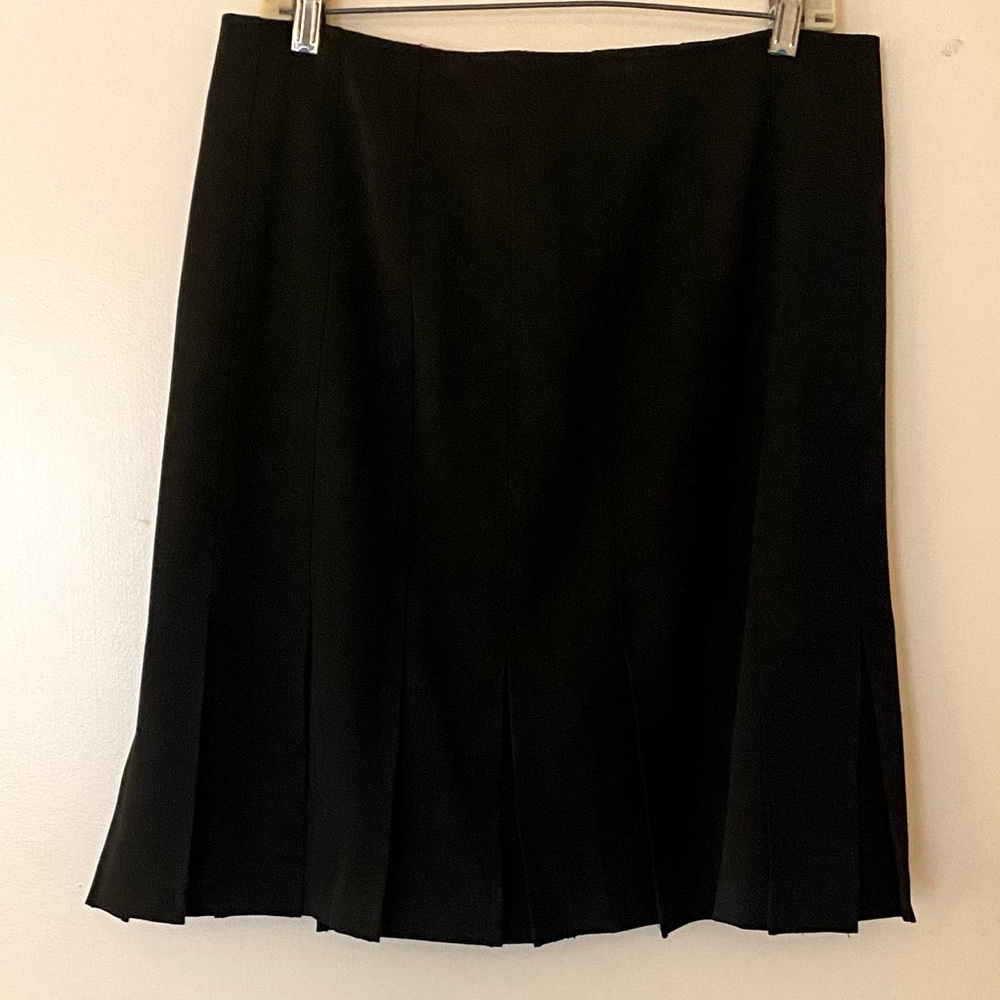 ST John Collection Black Pleated Skirt size 12